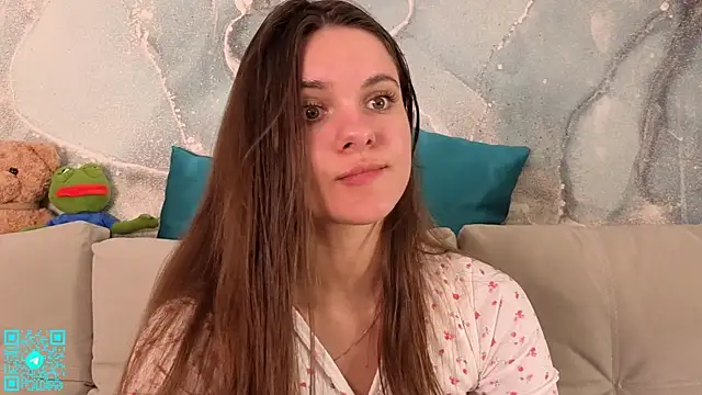 Snapshot of chloemilka chatting on June 2026 05:49:02 PM chloemilka online show from June 2026 05:49:02 PM