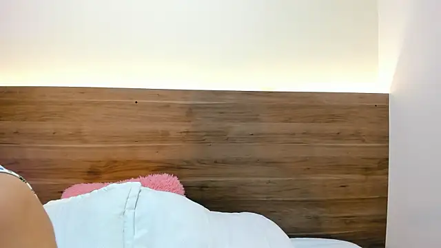 thamiina  online show from April 2026 11:33:01 AM