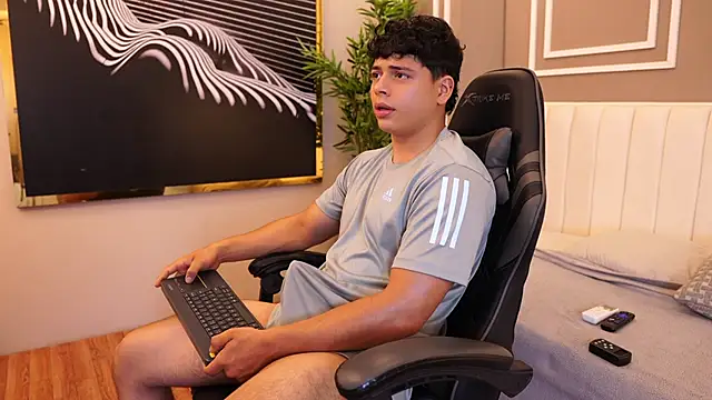 Snapshot of Ethan_occonor chatting on May 2026 02:45:01 PM Ethan occonor online show from May 2026 02:45:01 PM