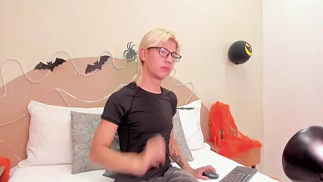 Enrrixxx  online show from October 2025 07:26:02 PM