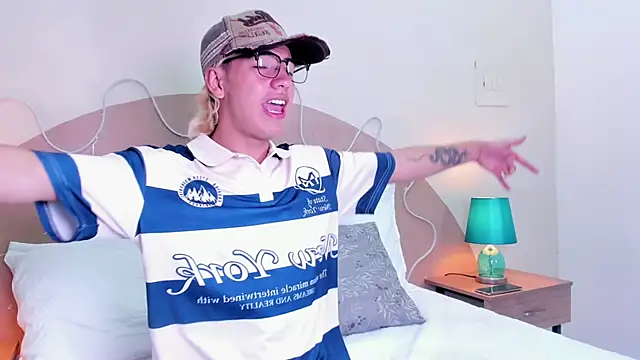 Enrrixxx  online show from November 2025 07:52:02 PM