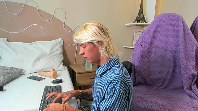 Enrrixxx  online show from January 2026 12:23:02 AM