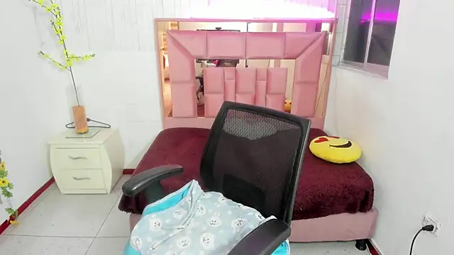 anna moon11 online show from March 2026 08:37:01 PM