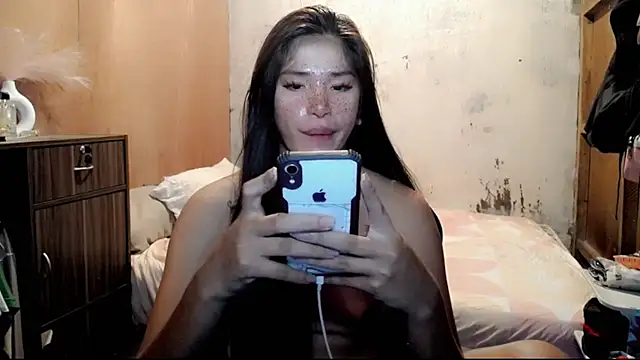 Cutierhyxx online show from May 2026 01:52:01 PM