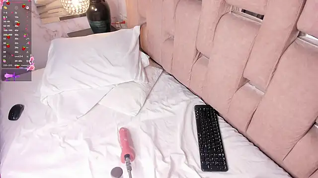 NinaCapelli online show from November 2025 04:56:01 AM