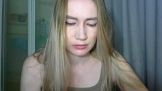 JessFoxxx online show from November 2025 02:50:01 AM