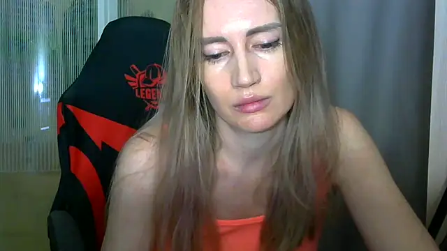 Snapshot of JessFoxxx chatting on February 2026 06:22:01 AM JessFoxxx online show from February 2026 06:22:01 AM