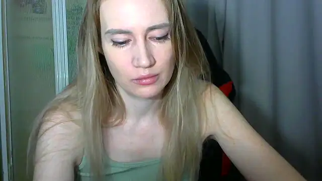 Snapshot of JessFoxxx chatting on February 2026 03:33:01 AM JessFoxxx online show from February 2026 03:33:01 AM