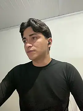 Tavinho067 online show from May 2026 01:12:01 AM