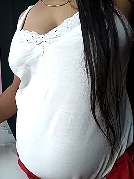 Snapshot of Desi_couple305 chatting on November 2025 10:25:02 AM Desi couple305 online show from November 2025 10:25:02 AM