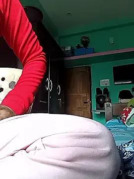 Snapshot of Desi_couple305 chatting on November 2025 08:55:01 AM Desi couple305 online show from November 2025 08:55:01 AM