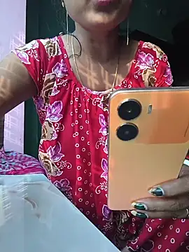 Snapshot of Desi_couple305 chatting on November 2025 09:31:01 AM Desi couple305 online show from November 2025 09:31:01 AM