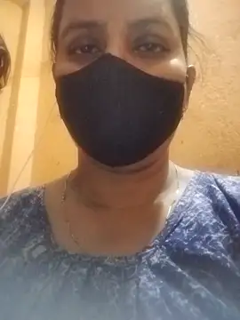 Snapshot of Desi_couple305 chatting on February 2026 03:22:02 AM Desi couple305 online show from February 2026 03:22:02 AM