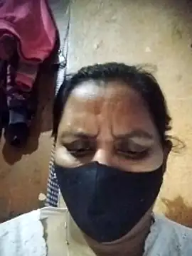 Snapshot of Desi_couple305 chatting on February 2026 05:40:02 PM Desi couple305 online show from February 2026 05:40:02 PM