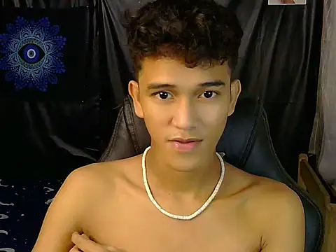 kenbigcockxx online show from February 2026 01:33:02 PM