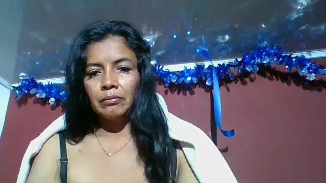 DianaOchoa  online show from December 2025 10:42:01 AM