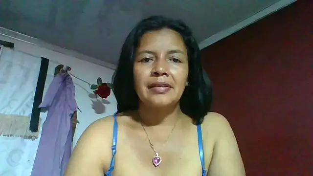 Snapshot of DianaOchoa_ chatting on April 2026 03:08:02 AM DianaOchoa online show from April 2026 03:08:02 AM
