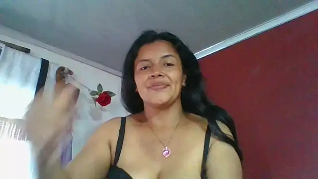 Snapshot of DianaOchoa_ chatting on April 2026 08:25:02 PM DianaOchoa online show from April 2026 08:25:02 PM