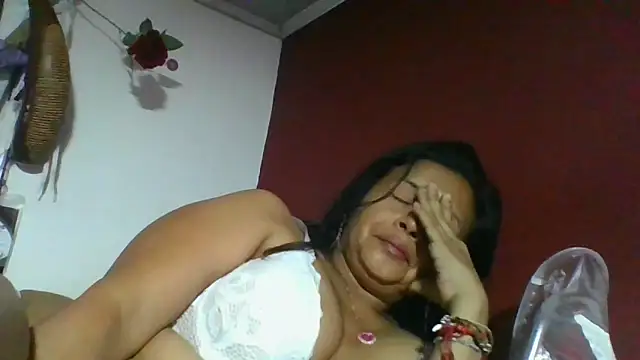 Snapshot of DianaOchoa_ chatting on May 2026 10:44:01 AM DianaOchoa online show from May 2026 10:44:01 AM