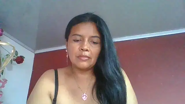 Snapshot of DianaOchoa_ chatting on June 2026 08:19:01 PM DianaOchoa online show from June 2026 08:19:01 PM