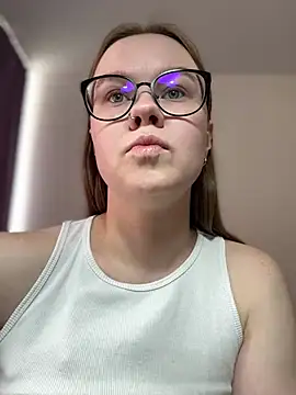 Snapshot of _CherryBloom_ chatting on May 2026 07:02:02 AM CherryBloom online show from May 2026 07:02:02 AM