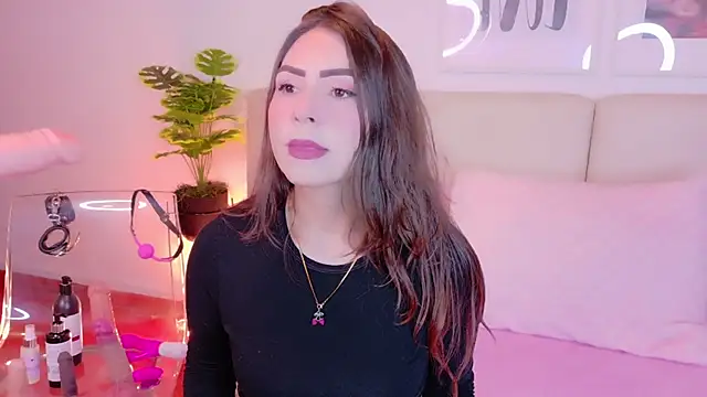 Heraa Piett online show from September 2025 11:56:02 AM