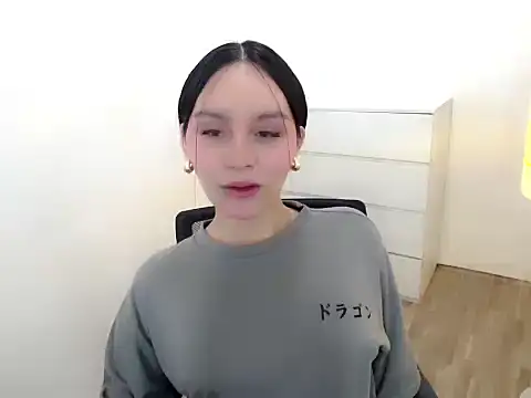 Snapshot of holly_tabby chatting on October 2025 12:11:02 AM holly tabby online show from October 2025 12:11:02 AM