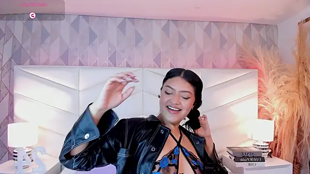 Snapshot of victoria___jonnes chatting on September 2025 12:27:01 PM victoria jonnes online show from September 2025 12:27:01 PM