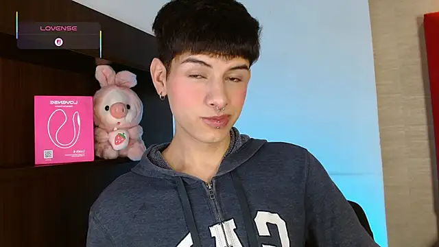 Ezra Storm online show from November 2025 05:02:01 AM