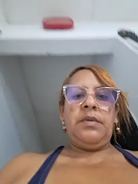 cristydirtyhot online show from April 2026 02:33:01 PM