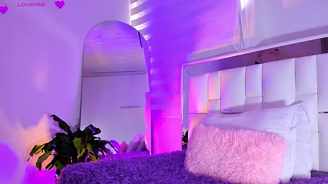 sara goddess01 online show from September 2025 06:08:01 PM