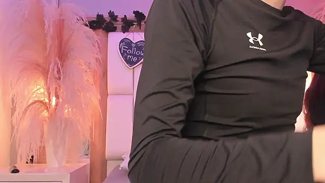 Daphne And Roger online show from March 2026 11:14:01 AM