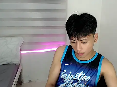 Snapshot of ynotyu chatting on October 2025 03:32:01 PM ynotyu online show from October 2025 03:32:01 PM