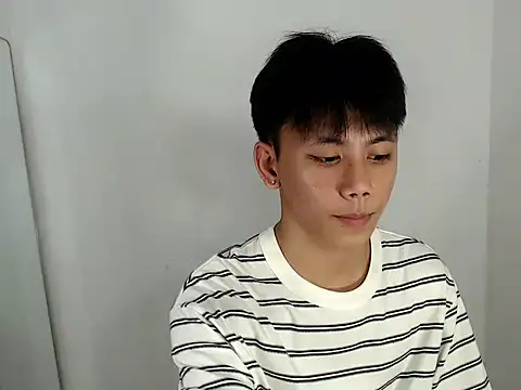 Snapshot of ynotyu chatting on February 2026 04:28:02 PM ynotyu online show from February 2026 04:28:02 PM