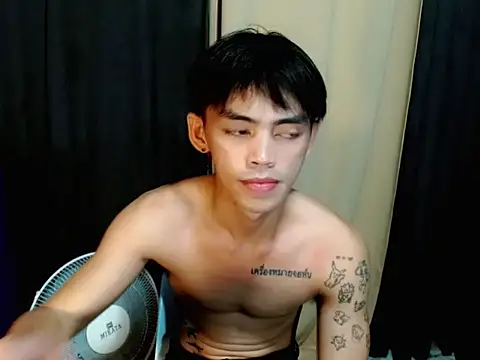 Snapshot of urhunky_boy chatting on May 2026 09:47:01 AM urhunky boy online show from May 2026 09:47:01 AM