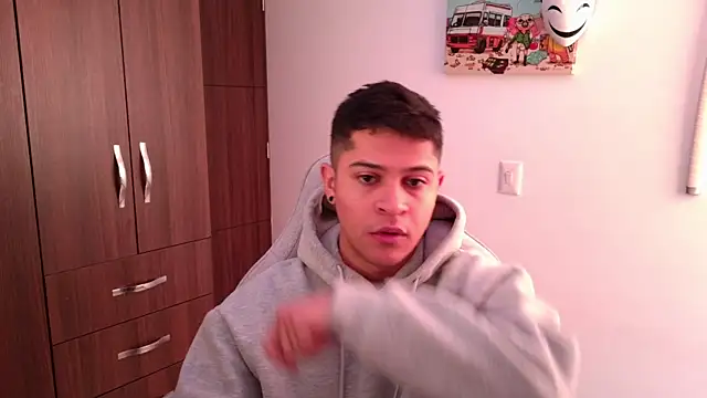 domsantiago  online show from October 2025 04:52:01 PM