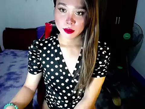 Urassiansweetcummer online show from November 2025 02:10:02 AM