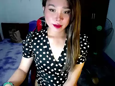 Urassiansweetcummer online show from November 2025 08:57:01 AM