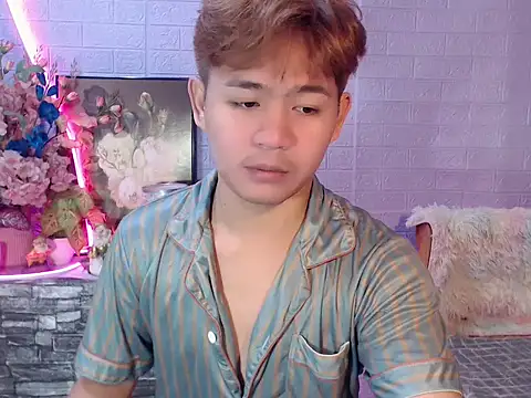 Snapshot of Albertx_Destroyer69 chatting on May 2026 02:31:01 AM Albertx Destroyer69 online show from May 2026 02:31:01 AM