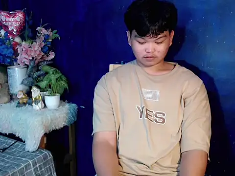 Reynelcock online show from October 2025 02:28:01 PM