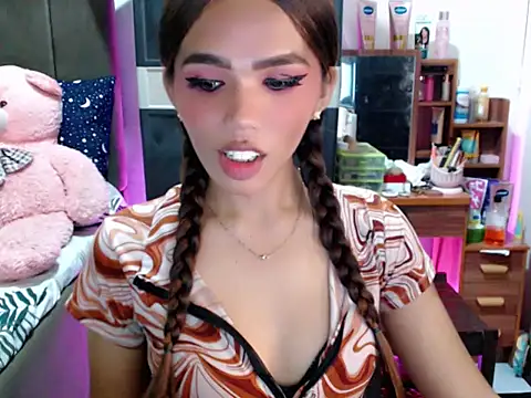 Snapshot of urswtasian_chesca chatting on November 2025 01:43:01 PM urswtasian chesca online show from November 2025 01:43:01 PM