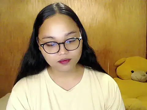 Snapshot of _Lylia chatting on September 2025 04:18:01 PM  Lylia online show from September 2025 04:18:01 PM