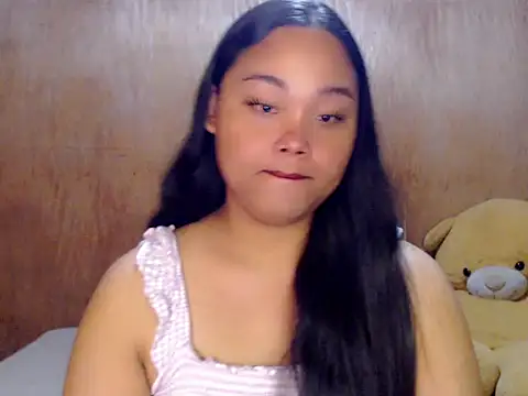 Snapshot of _Lylia chatting on September 2025 09:17:02 PM  Lylia online show from September 2025 09:17:02 PM