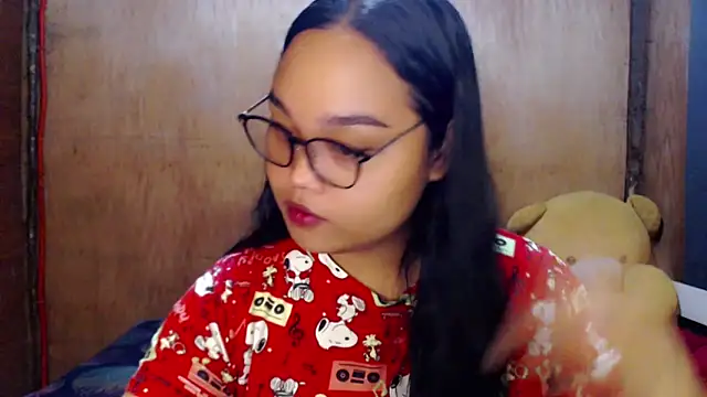 Snapshot of _Lylia chatting on October 2025 01:03:02 AM  Lylia online show from October 2025 01:03:02 AM