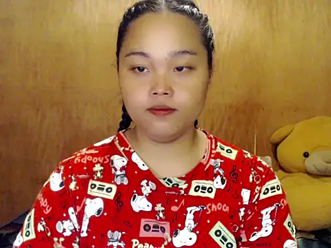 Snapshot of _Lylia chatting on November 2025 09:33:02 AM  Lylia online show from November 2025 09:33:02 AM