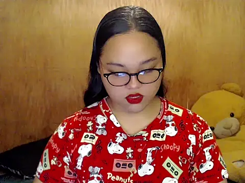 Snapshot of _Lylia chatting on November 2025 09:54:02 AM  Lylia online show from November 2025 09:54:02 AM