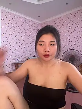 D2sweet online show from October 2025 01:37:02 AM