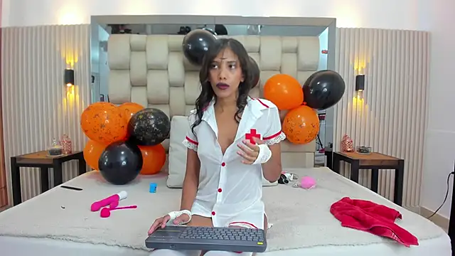 ikia lopez  online show from October 2025 07:37:01 PM