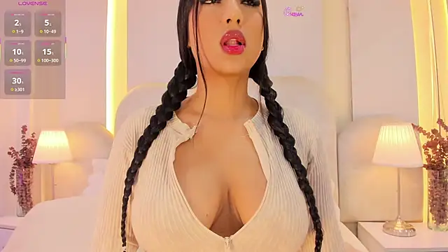 Snapshot of SalomeeBell chatting on May 2026 08:49:02 PM SalomeeBell online show from May 2026 08:49:02 PM