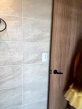 Nikii   online show from November 2025 12:15:01 PM